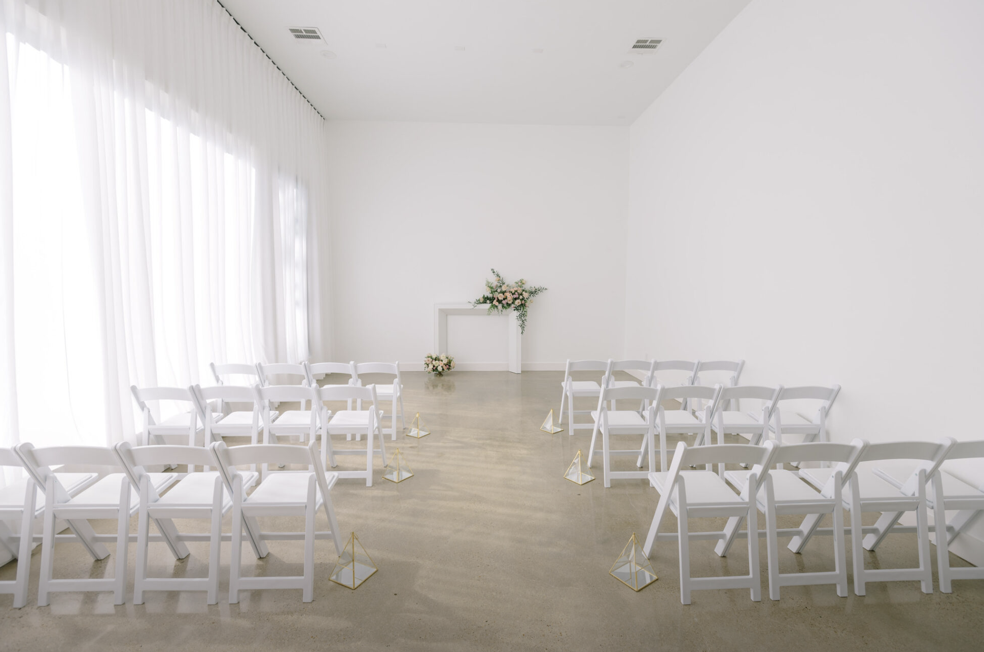 Solarium Studios glass room.